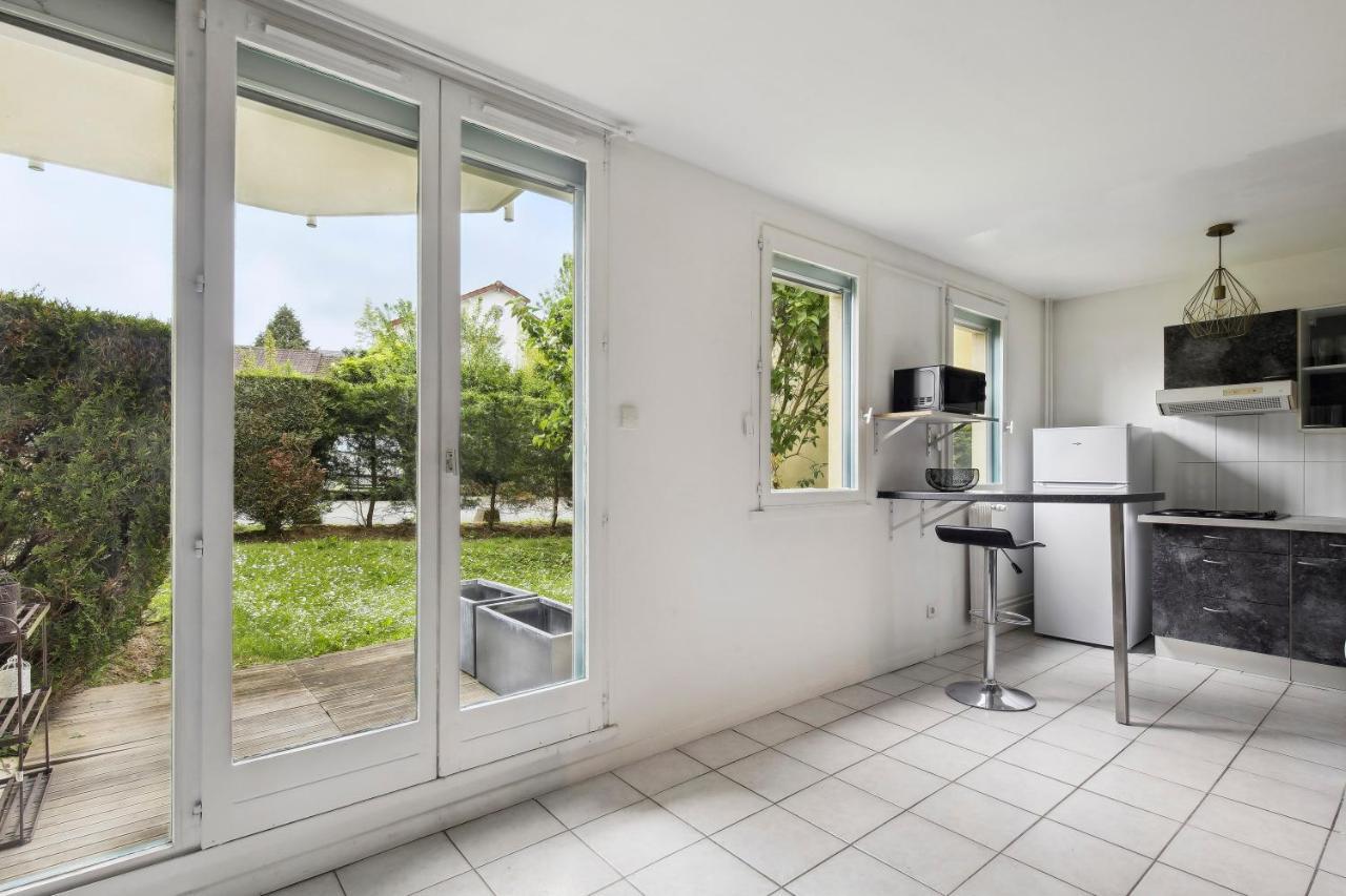 Le Glatigny- Chesnay Apartman Le Chesnay  Kültér fotó